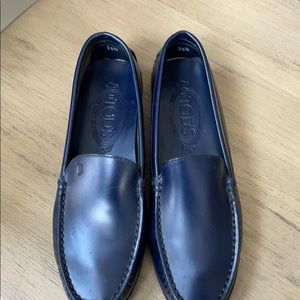 35. 1/2 EUC JPTODS LOAFERS